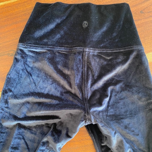 Lululemon Wunder Under Crushed Velvet Legging- Size 4 - Picture 3 of 3